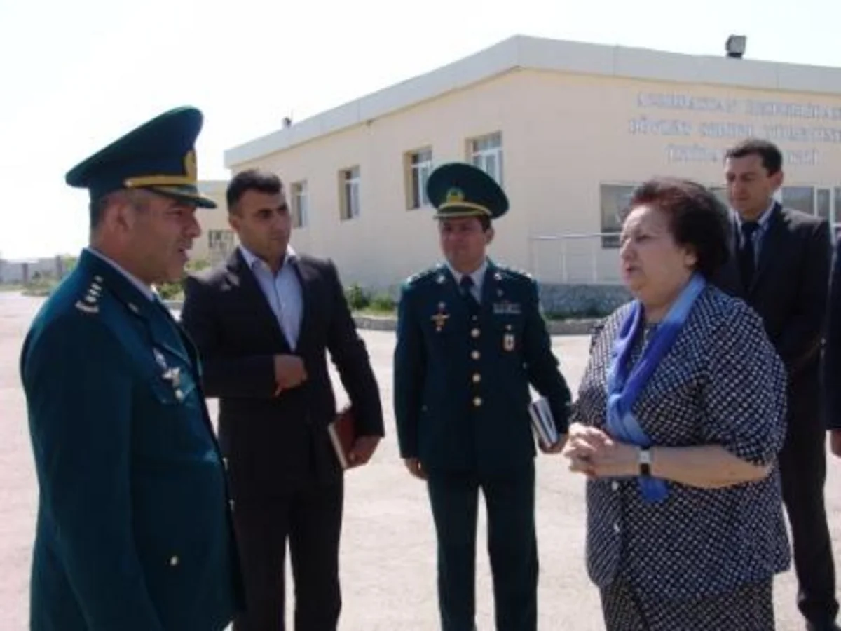 ​Elmira Süleymanova Binəqədidə baş vermiş yanğından zərərçəkən ailələrə baş çəkib