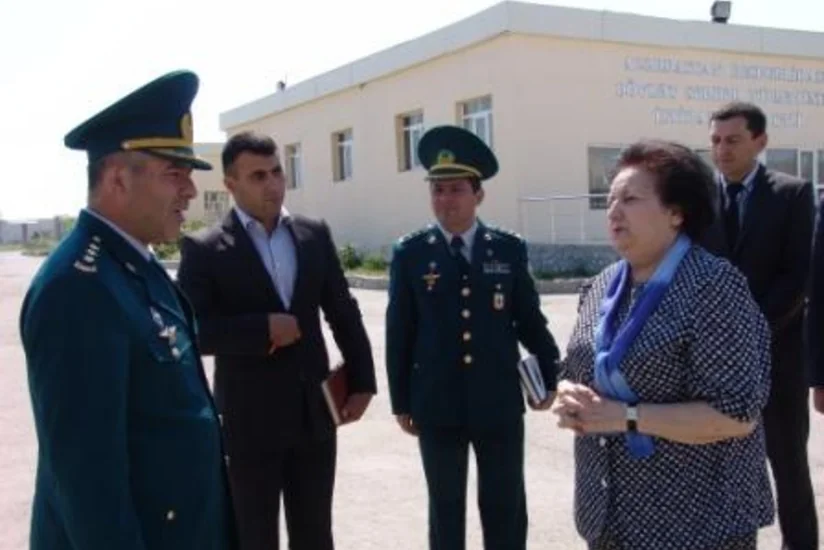 ​Elmira Süleymanova Binəqədidə baş vermiş yanğından zərərçəkən ailələrə baş çəkib