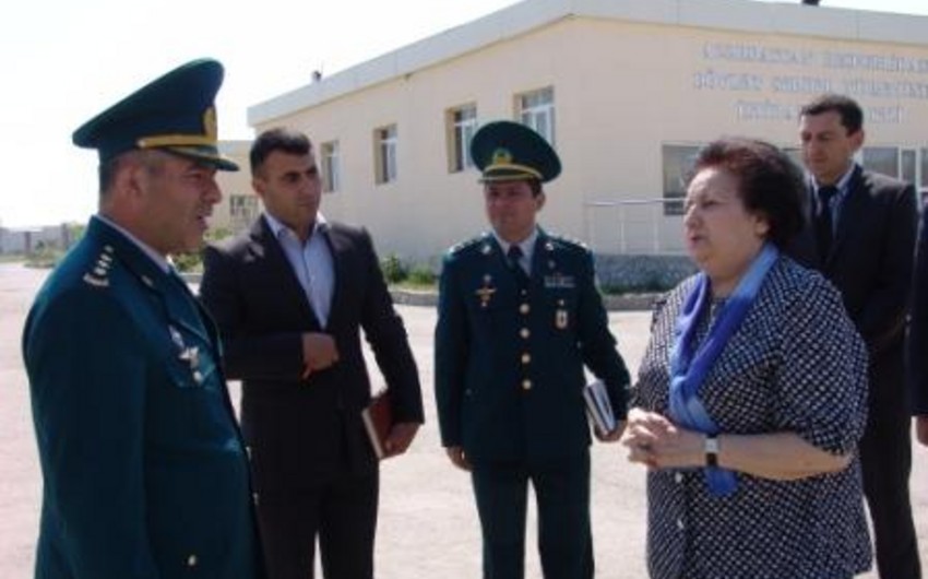 ​Elmira Süleymanova Binəqədidə baş vermiş yanğından zərərçəkən ailələrə baş çəkib