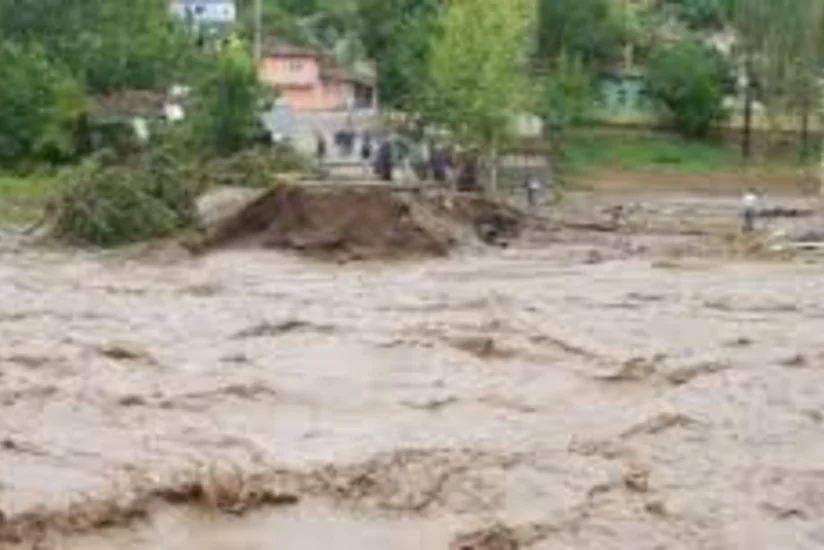 ​İndoneziyada selə görə 120 min sakin evini tərk edib