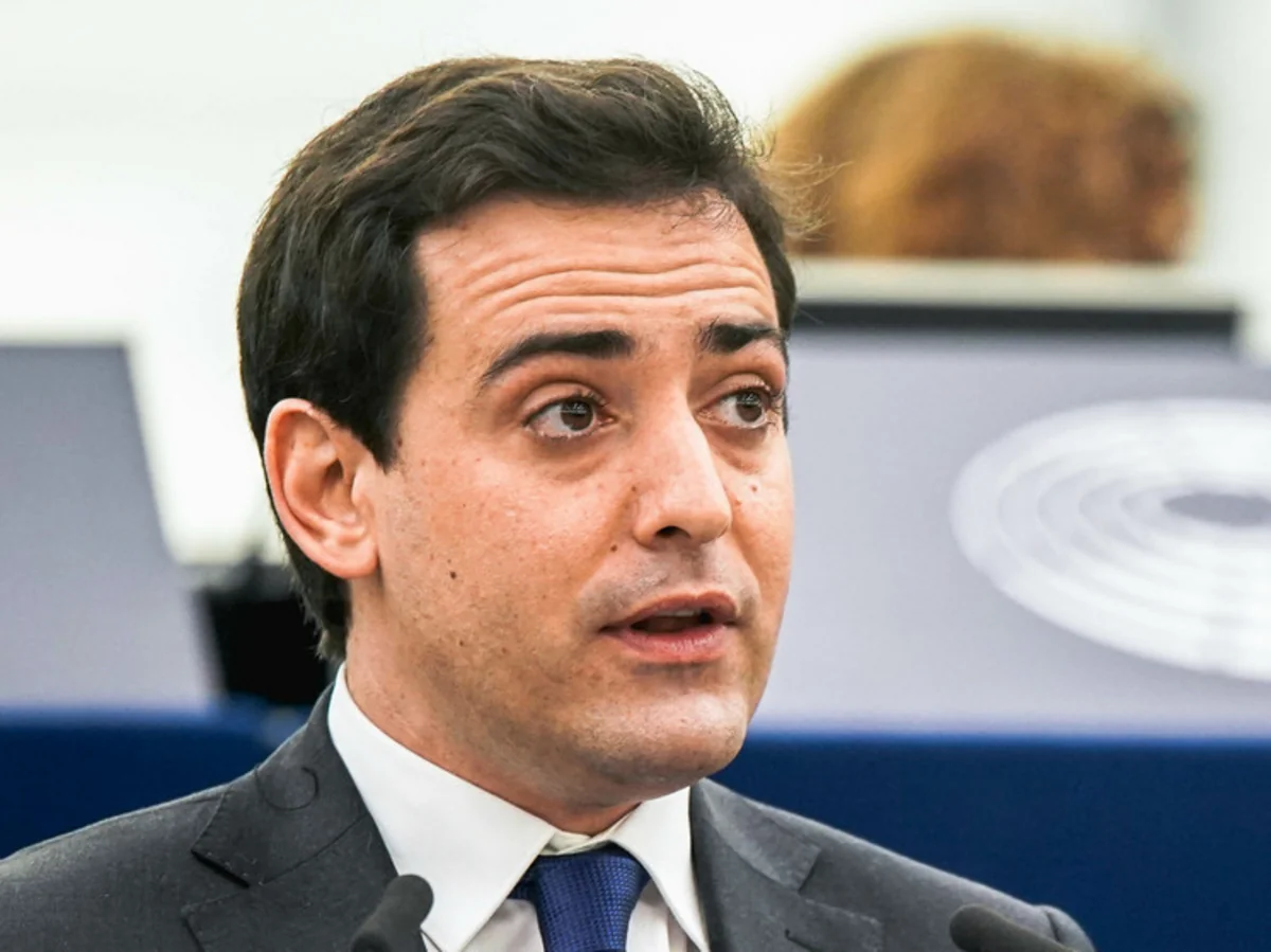 Makronun yeni təyin etdiyi nazirdə xəstəlik aşkarlanıb