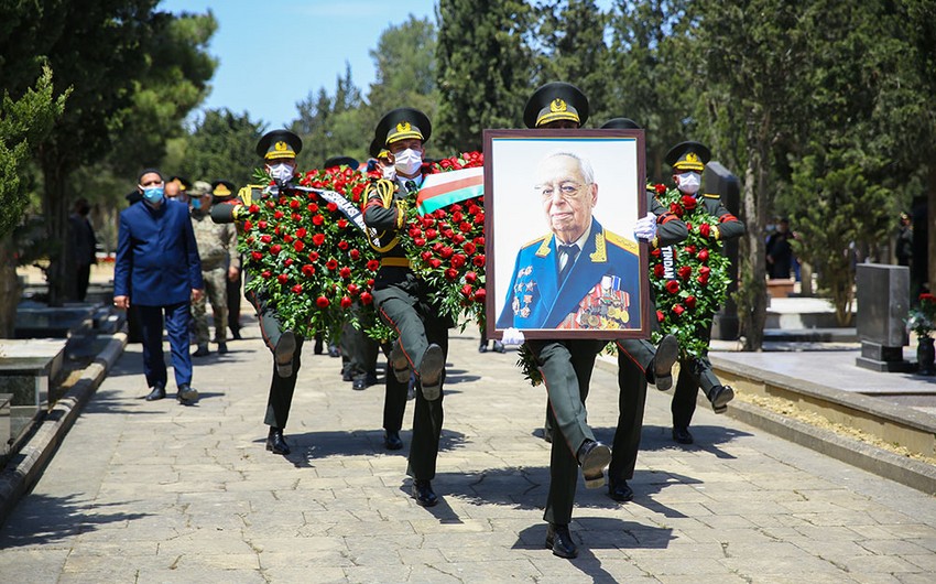 General-polkovnik Tofiq Ağahüseynov II Fəxri xiyabanda dəfn edilib