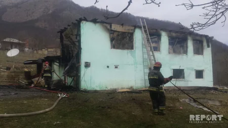 В Губе подожгли дом директора школы