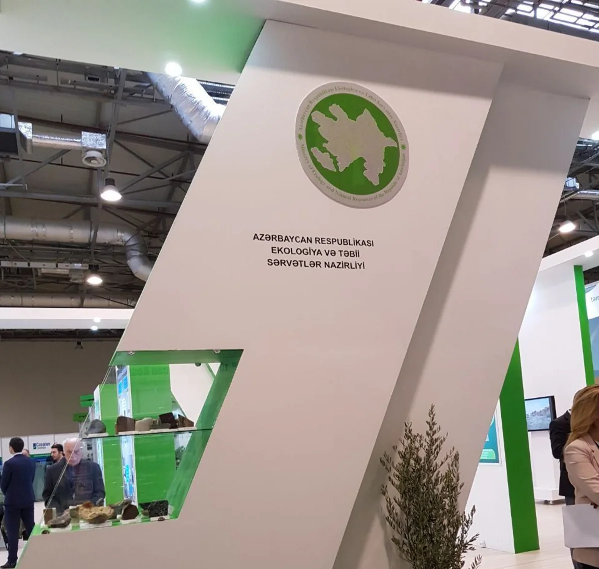 “Caspian Ecology” 2017 sərgisində ETSN-in stendləri nümayiş etdirilir