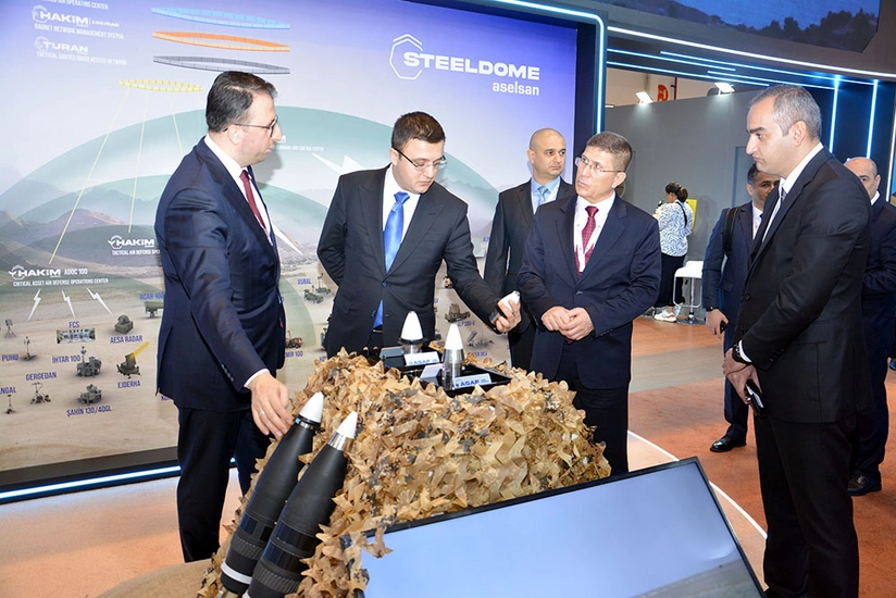 Müdafiə Nazirliyinin baş direktoru Abu Dabidə IDEX sərgisində iştirak edir, görüşlər keçirir