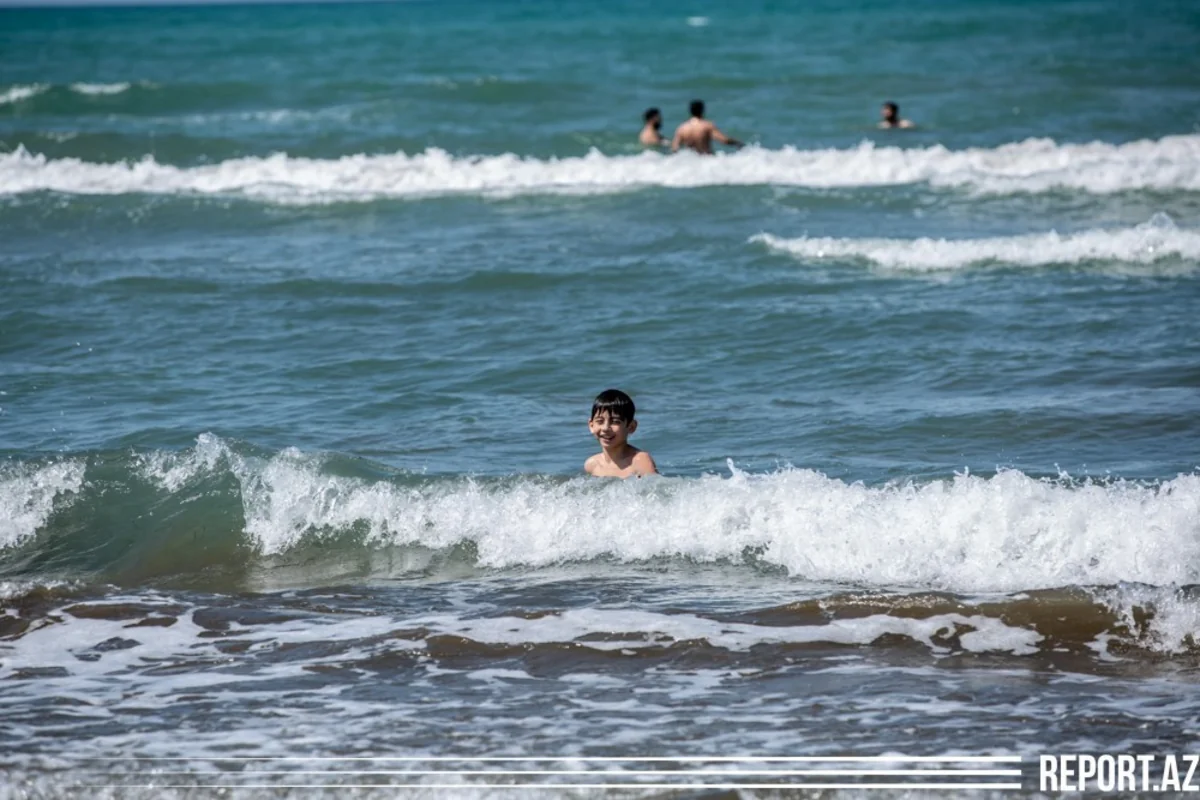 Sərt karantindən əvvəl çimərliklərdə vəziyyət - VİDEOREPORTAJ