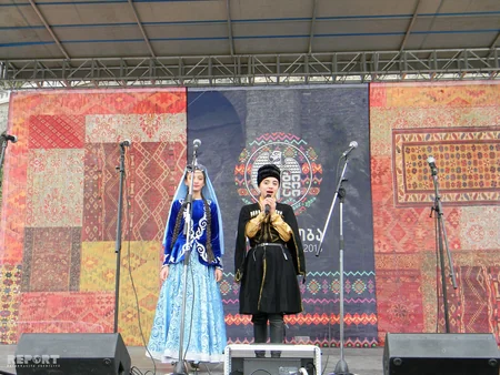 Tbilisidə şəhər bayramında Azərbaycan rəqsləri təqdim olunub - FOTO