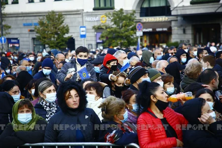 Gürcüstanın hakim partiyasının Tbilisidəki kütləvi mitinqi başa çatıb