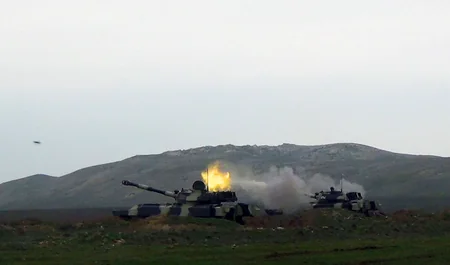 Rocket and artillery units launch live-fire exercises - VIDEO