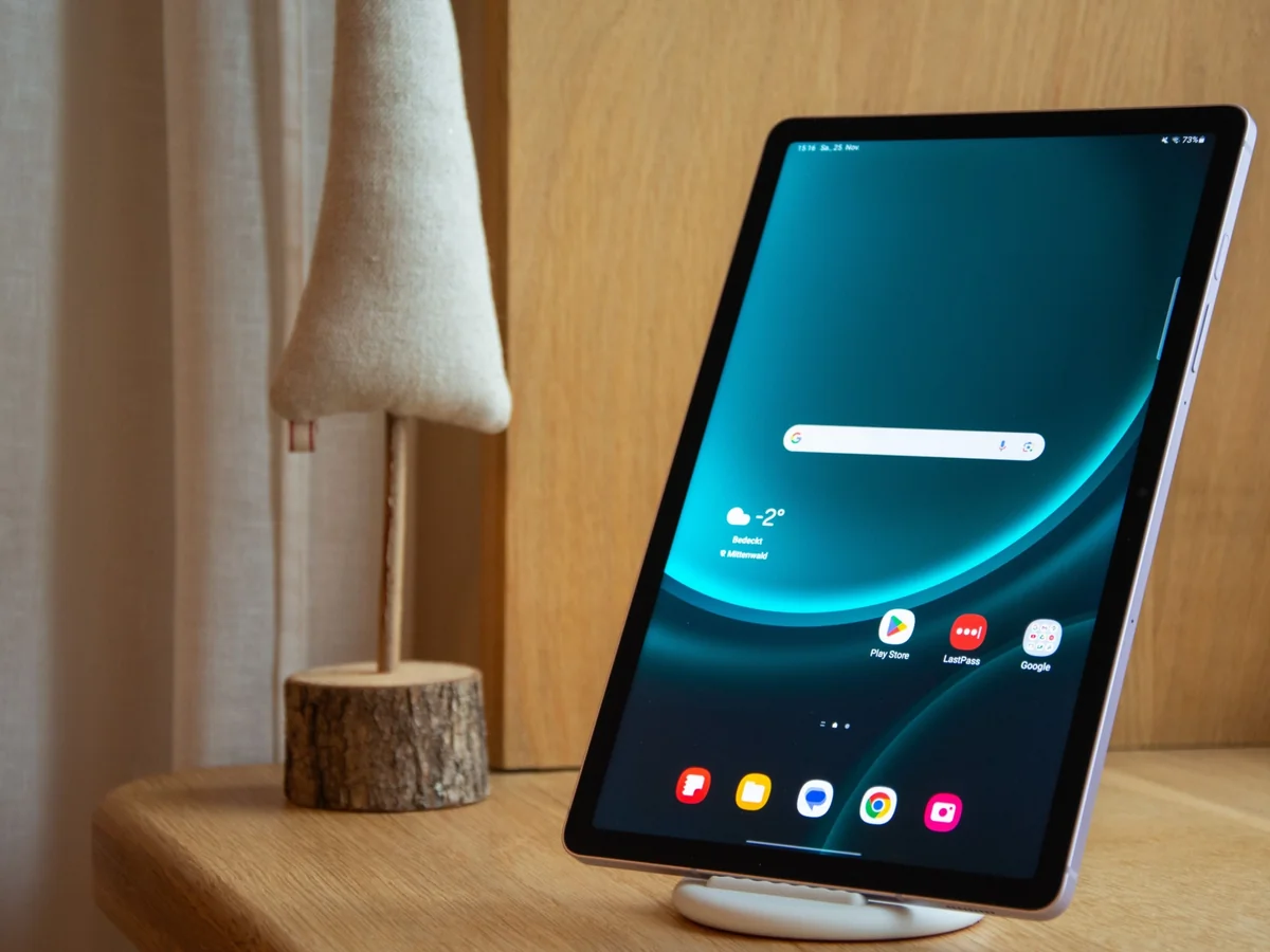 Samsung потеряла 37,4% своей доли на рынке планшетов Азербайджана за месяц