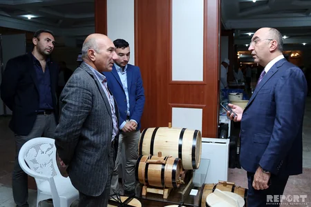 Bakıda ənənəvi bal yarmarkası keçirilir