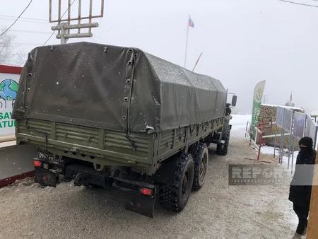 Another supply vehicle of Russian peacekeepers freely move on Khankandi-Lachin road