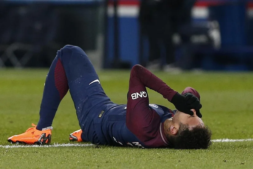 Стал известен период, который Неймар пропустит из-за травмы