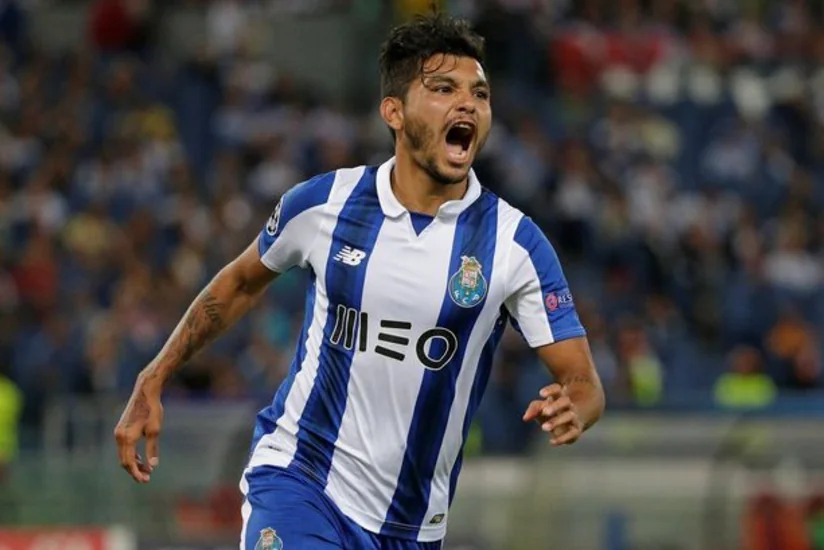 УЕФА дисквалифицировал игрока за намеренное получение желтой карточки