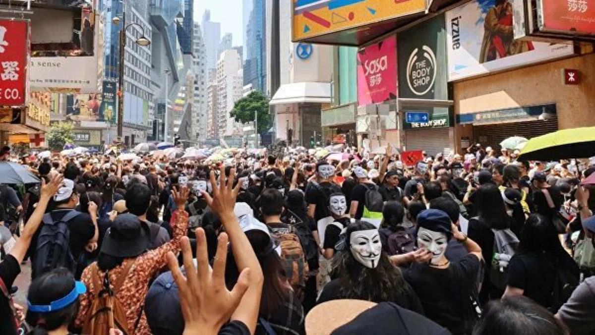 Hong Kong protests: Fifteen people were hospitalized