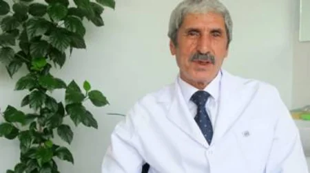 Azərbaycanın baş cərrahı işdən çıxmaqla bağlı ərizə yazıb - FOTO