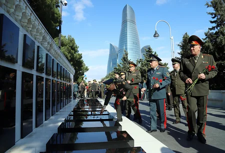 CIS military delegations visit Alley of Martyrs 