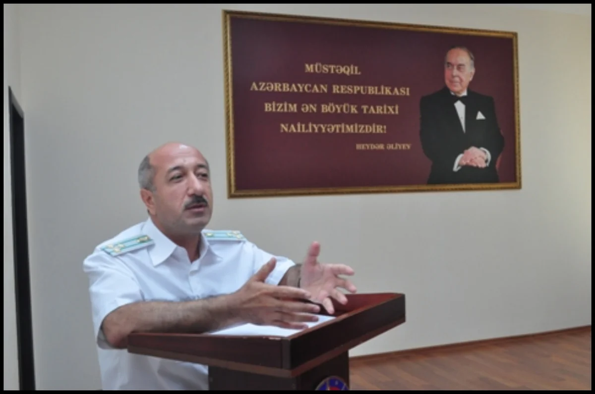 Kamran Əliyev rayon prokurorunu vəzifəsindən azad edib