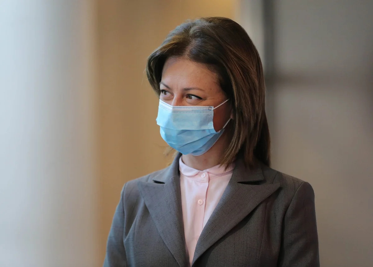 Gürcüstanın səhiyyə naziri əhalini evdə qalmağa çağırıb