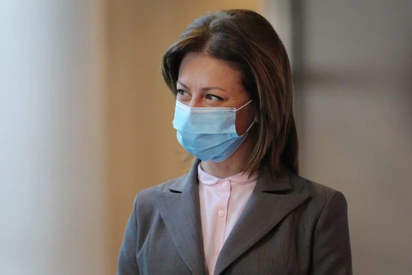 Gürcüstanın səhiyyə naziri əhalini evdə qalmağa çağırıb