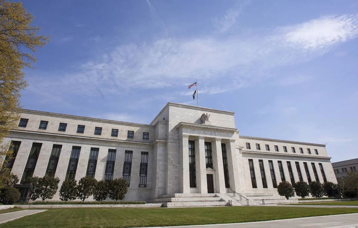 US economy may shrink around 30%, FED says