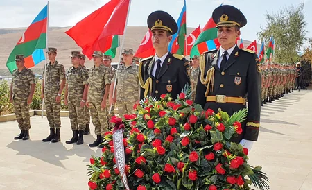 Acıdərə Türk şəhidliyinə yürüş keçirilib