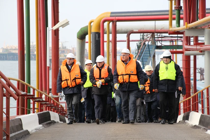 SOCAR: İşçilərin daha təhlükəsiz meydança və özüllərdə yerləşdirilməsi üçün tədbirlər planı hazırlanıb