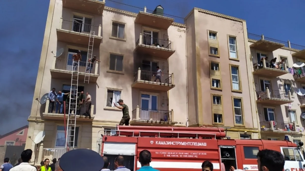 Şabranda yaşayış binasında yanğın olub, 3 nəfər tüstüdən zəhərlənib - YENİLƏNİB