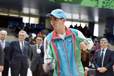 Azad Rəhimov və Sahil Babayev Ümumdünya Xüsusi Yay Olimpiya Oyunlarına hazırlaşan atletlərlə görüşüb