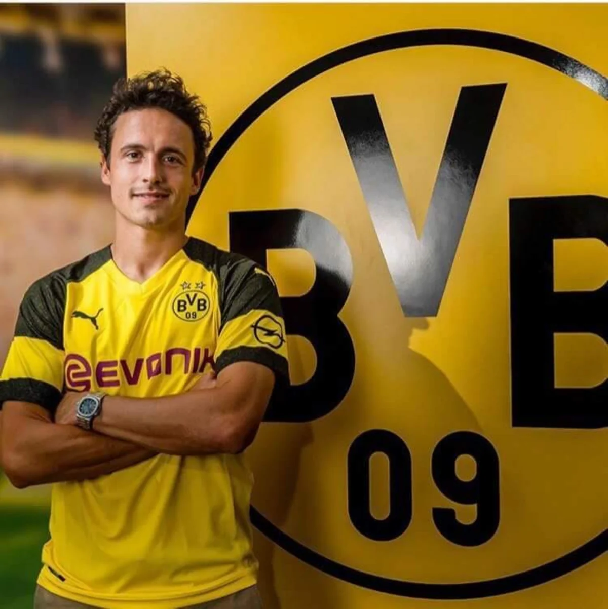 Almaniya klubu Danimarka millisinin üzvünü heyətinə qatıb