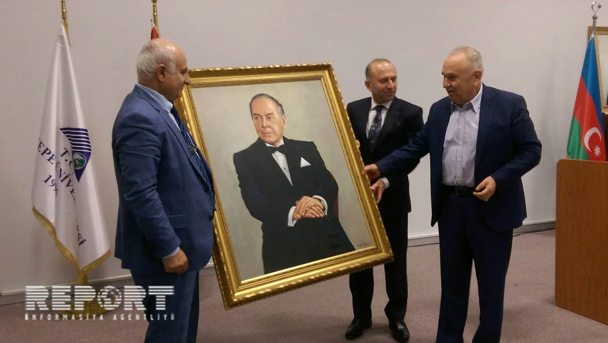 İstanbulda Heydər Əliyevin xatirəsinə həsr olunmuş tədbir keçirilib