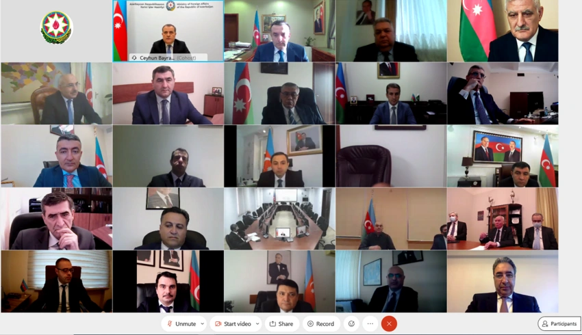 XİN rəhbərliyi ilə diplomatik nümayəndəliklərimiz arasında müşavirə keçirilib