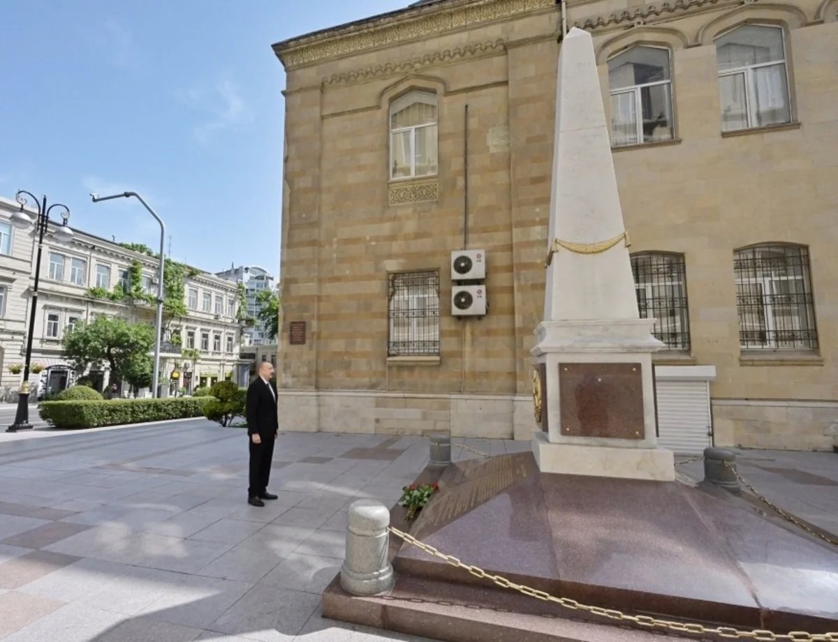 President Aliyev visits monument to Azerbaijan Democratic Republic