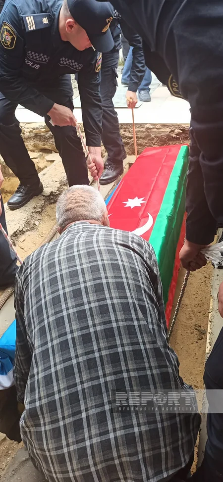 Ermənilərin mina terrorunda həlak olan polis serjantı Sumqayıt Şəhidlər xiyabanında dəfn edilib - YENİLƏNİB