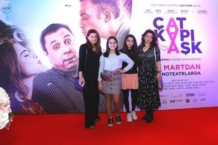 “Çat Kapı Aşk” filminin qala-gecəsi olub