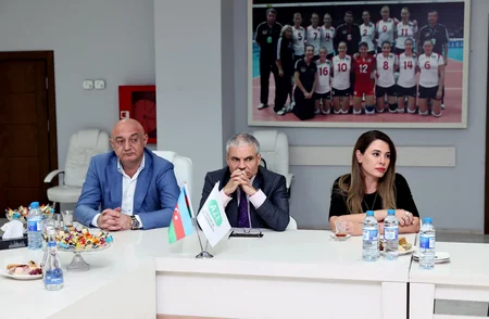 Azərbaycan Voleybol Federasiyasının rəhbərliyi qadınlardan ibarət millinin üzvləri ilə görüşüb