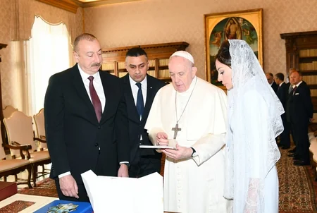 Prezident İlham Əliyev Vatikanda Papa Fransisk ilə görüşdü - FOTO - YENİLƏNİB