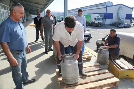 Bal yarmarkasına qeydiyyatı təsdiqlənmiş arıçıların məhsullarının qəbulu yekunlaşır