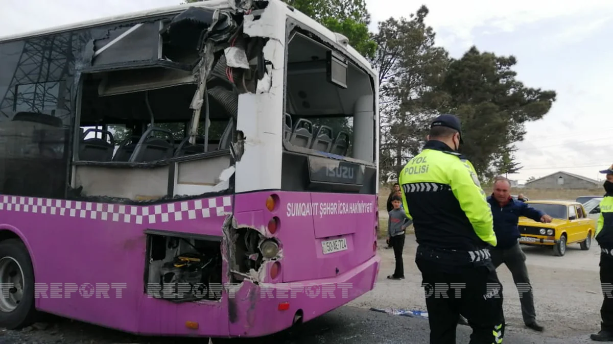 Ceyranbatanda avtomobil sərnişin avtobusuna çarpılıb, xəsarət alan var