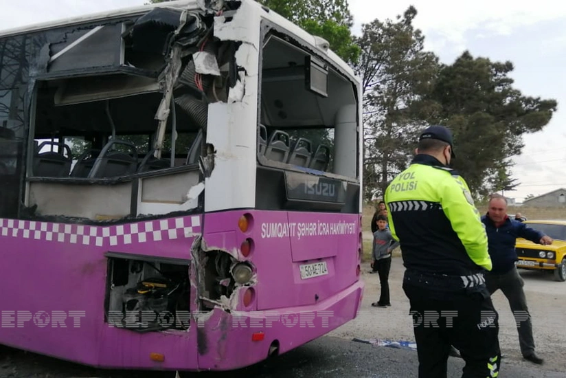 Ceyranbatanda avtomobil sərnişin avtobusuna çarpılıb, xəsarət alan var