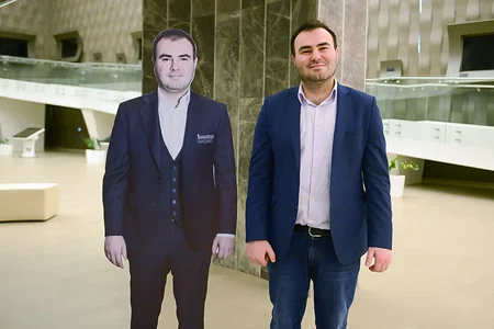 Şahmatçılar əkizləriylə görüşdü