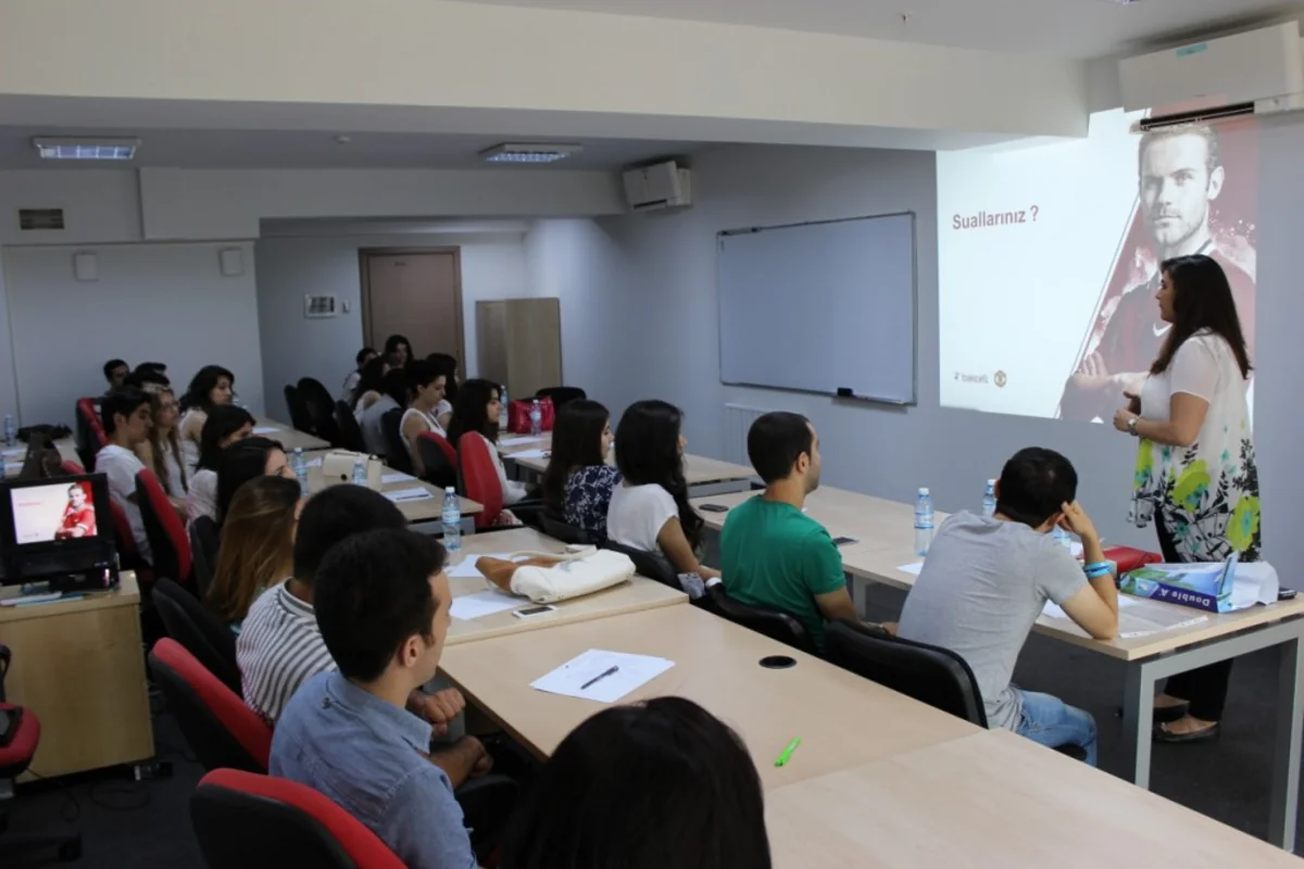 ​Smart Start proqramına seçilən gənclər Bakcelldə təcrübəyə başlayıblar