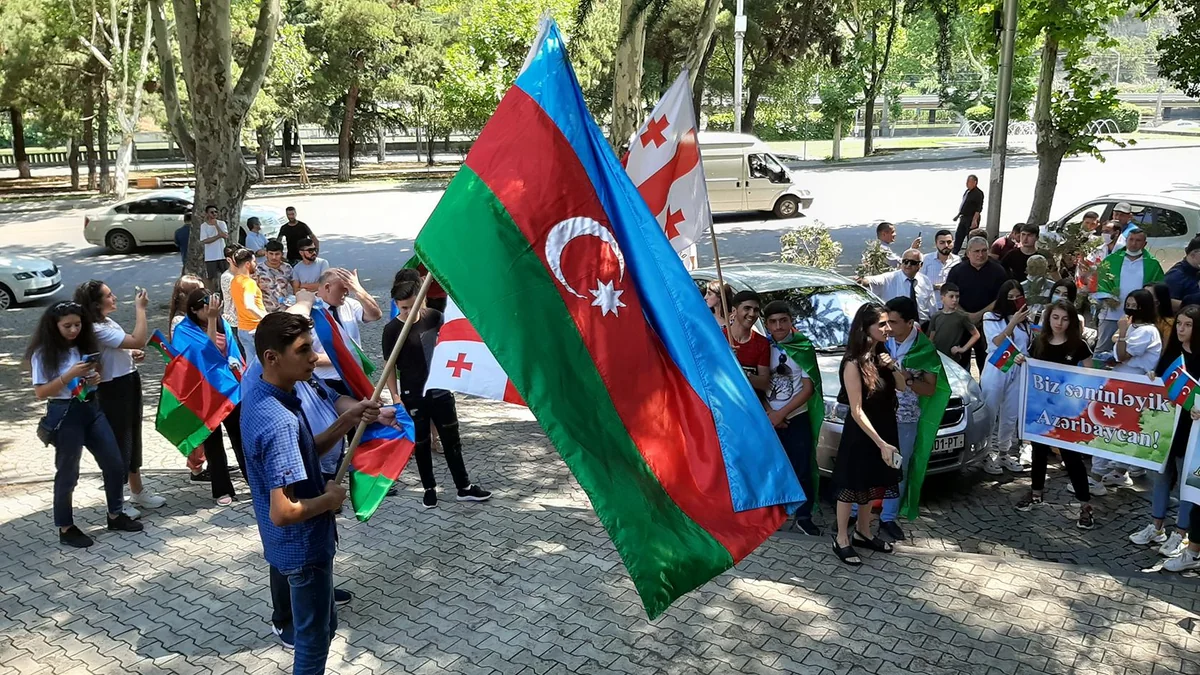 В Грузии проходит митинг в поддержку Азербайджана