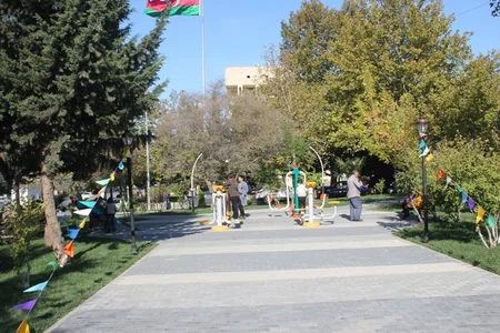 Nizami rayonunda istirahət parkı təmir olunaraq istifadəyə verilib