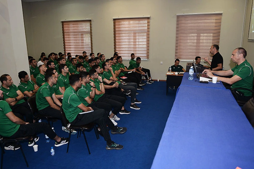 Barış Şimşek azərbaycanlı hakimlərə seminar keçir