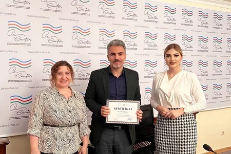 Jurnalistlər üçün “Azərbaycanın xarici siyasət gündəmi” mövzusunda təlim keçirilib