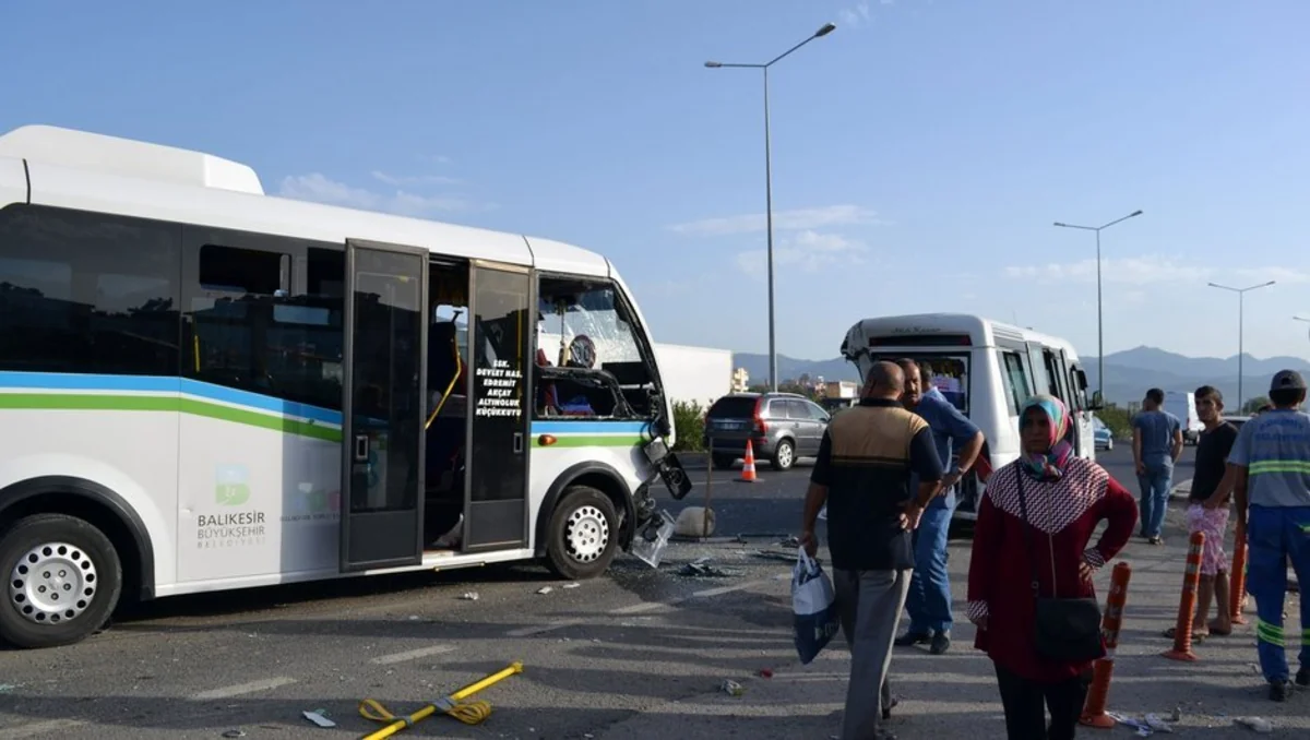 Türkiyədə iki sərnişin avtobusu toqquşub, 41 nəfər yaralanıb
