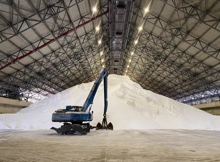 Poti dəniz limanında yeni terminal açılıb
