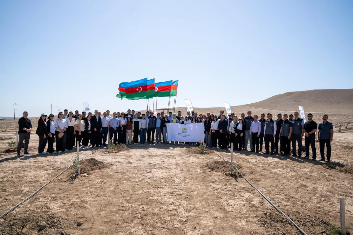 Ekologiya və Təbii Sərvətlər Nazirliyi işçiləri peşə bayramını qeyd ediblər