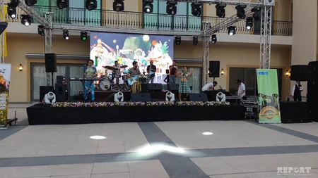 Çılğın emosiyalar və atəşli ritmlər: Bakıda Kolumbiyanın musiqi qrupunun konserti olub - FOTO